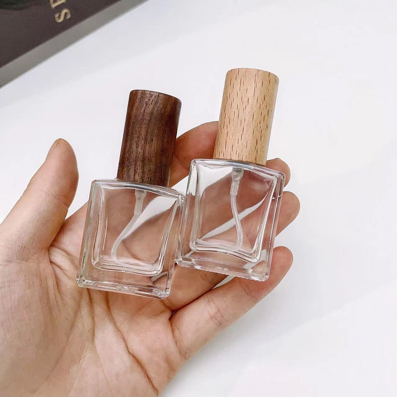 나무 뚜껑이 있는 투명한 두꺼운 유리 향수 스프레이 병 - Perfume Quotes 리뷰 및 가격